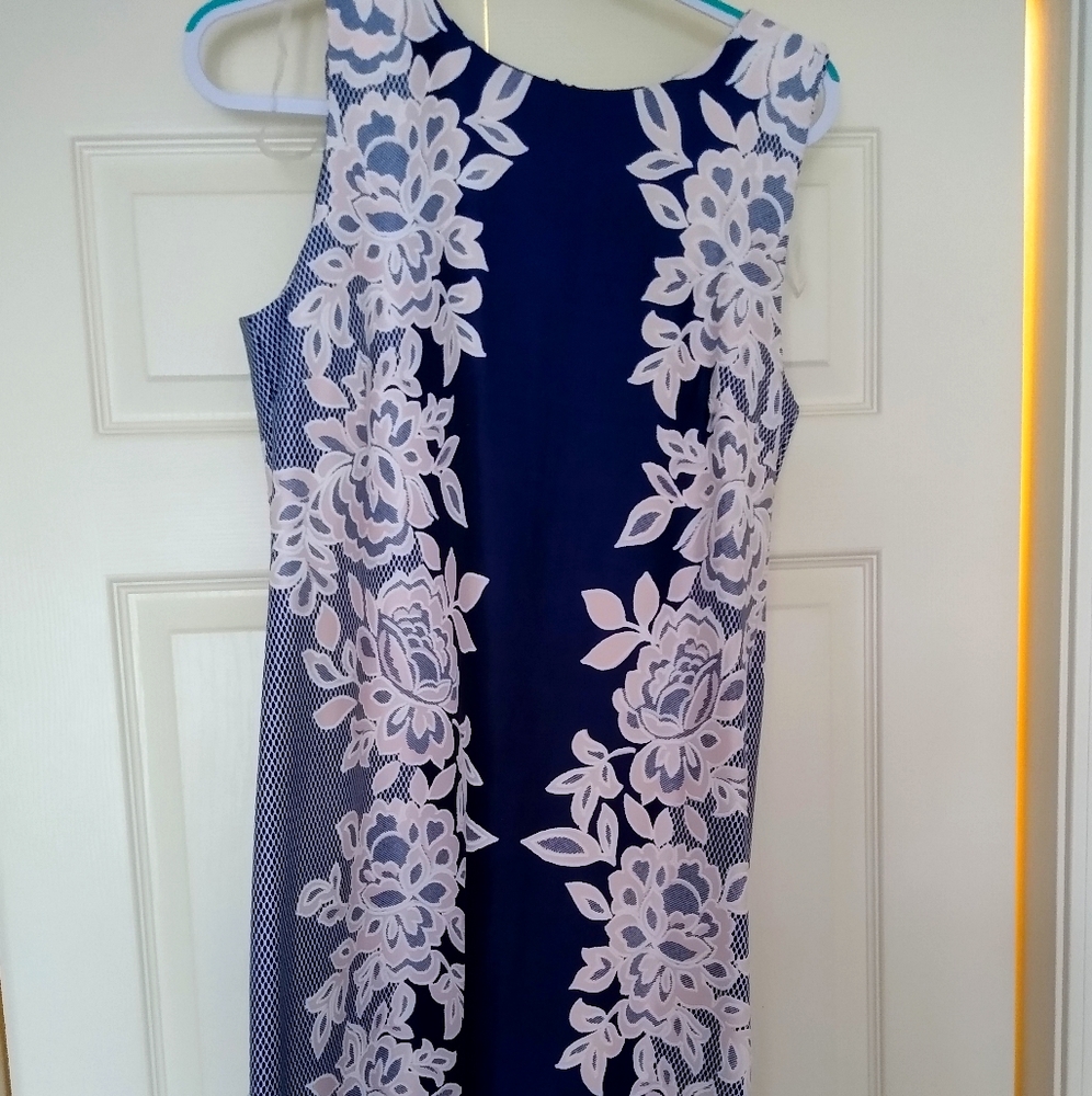 Sleeveless dress